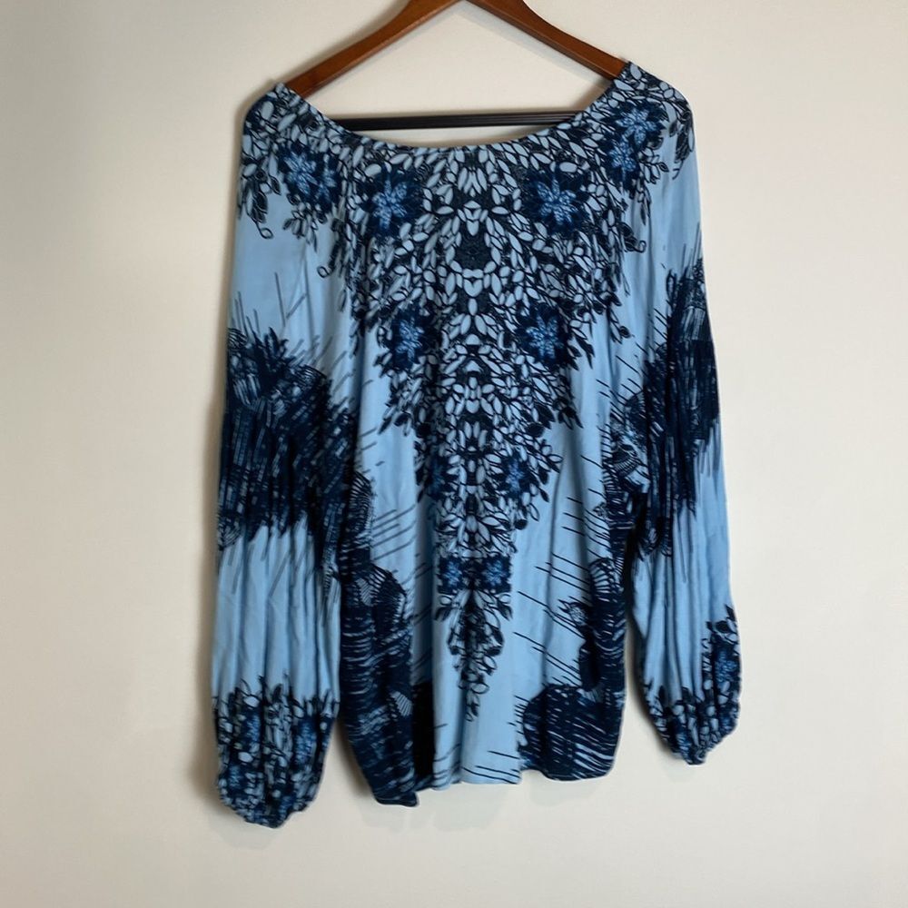 Free People Birds of a Feather Blue Floral Boho Peasant Blouse Top Size M - Picture 7 of 7